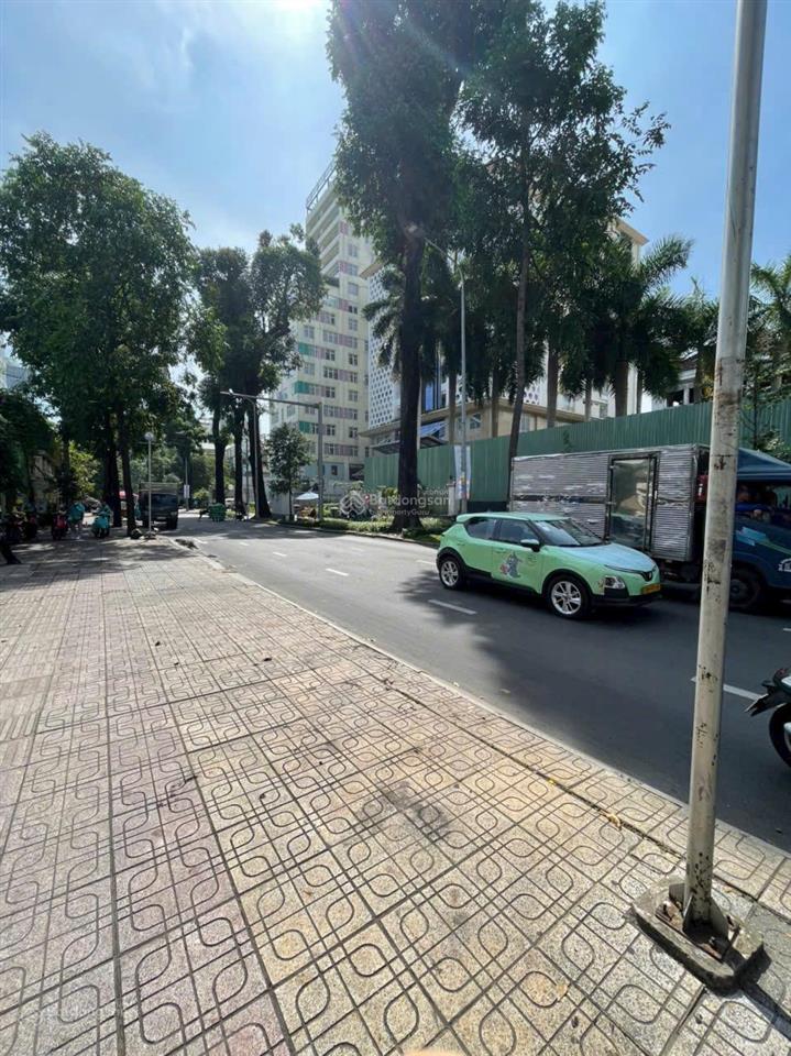 Bán nhà 20x40m  mặt tiền bàu cát, phường 14, tân bình
