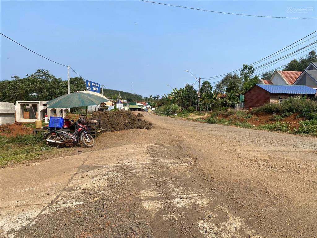 Đất rẫy 1ha5 full cà phê kiến đức 185m mặt tiền đường đất ô tô vào tận nơi, năm thu trên 400tr, shr