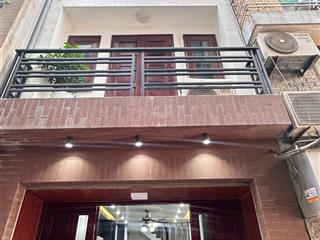 Cho thuê nhà phân lô thịnh liệt  ôtô đỗ cửa  nhỉnh 10 tr