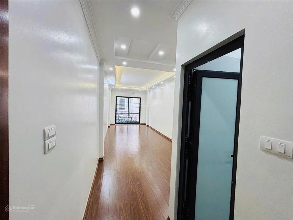 Cho thuê trọ nguyên căn đại đồng, phố đại đồng, thông nguyễn khoái  thang máy mới đẹp ô tô đỗ cửa