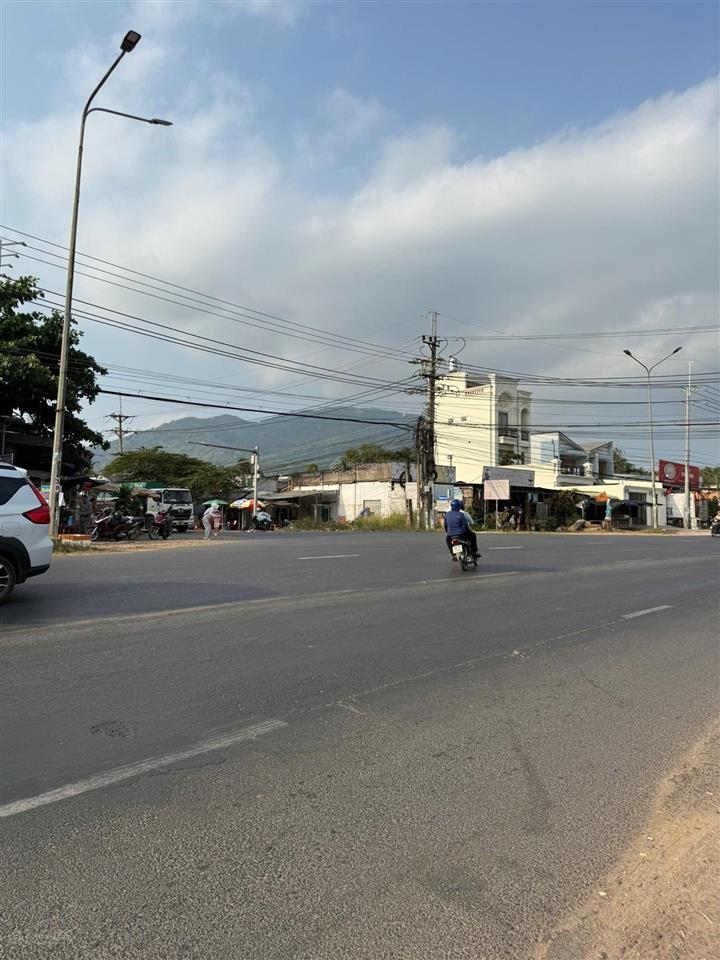 Bán lô đất thổ cư sổ riêng 190m2 ngang 5.2m dài 36m.ngay đường dt763, suối cát, xuân lộc,đồng nai