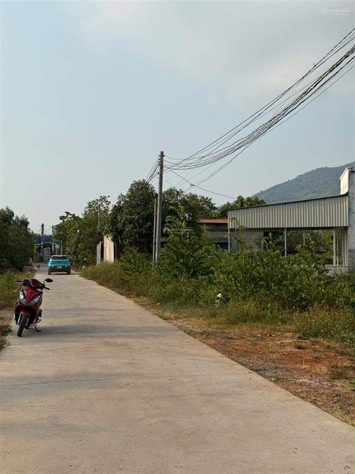 Bán lô đất thổ cư sổ riêng 190m2 ngang 5.2m dài 36m.ngay đường dt763, suối cát, xuân lộc,đồng nai