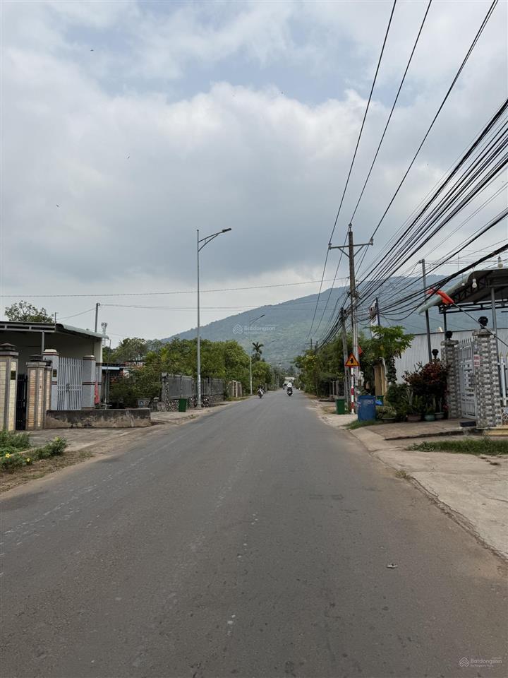 Bán đất thị trấn gia ray, xuân lộc, đồng nai. 235m2 thổ cư sổ riêng view núi chứa chan, giá 900tr