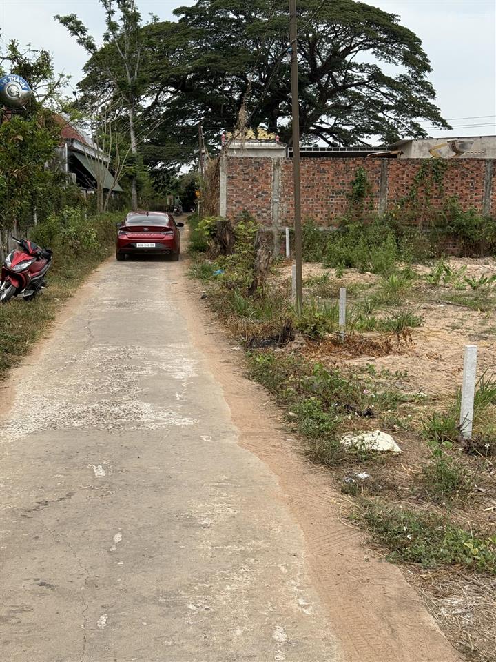 Bán đất thị trấn gia ray, xuân lộc, đồng nai. 235m2 thổ cư sổ riêng view núi chứa chan, giá 900tr