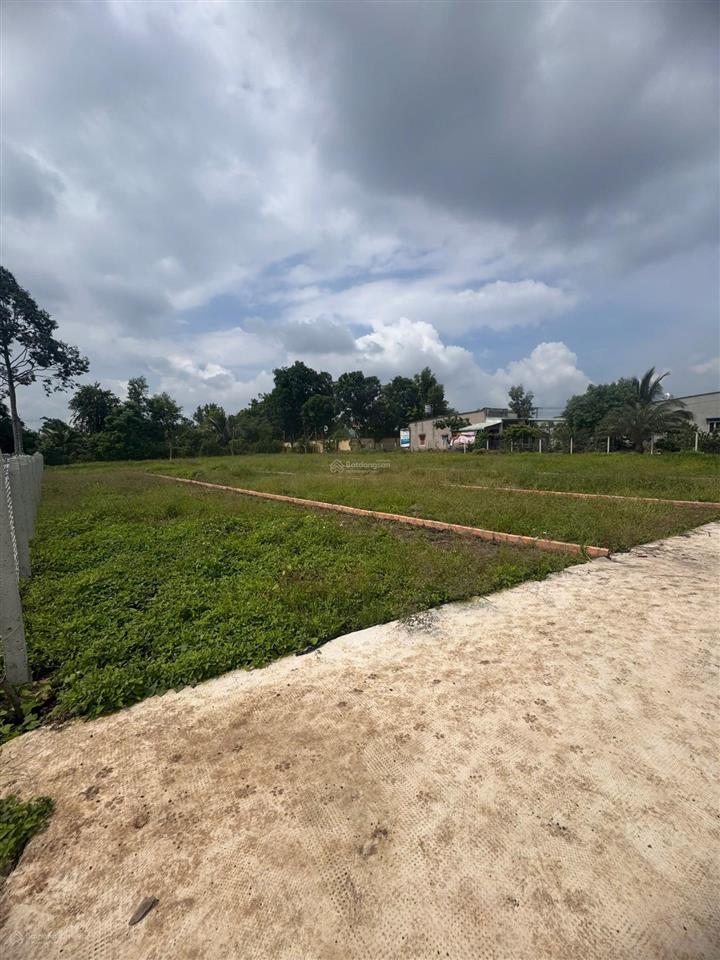 Bán 159m2 đất ở sau lưng trường mầm non,gần dt765 ngay chợ lang minh,xuân phú,đồng nai dân cư đông