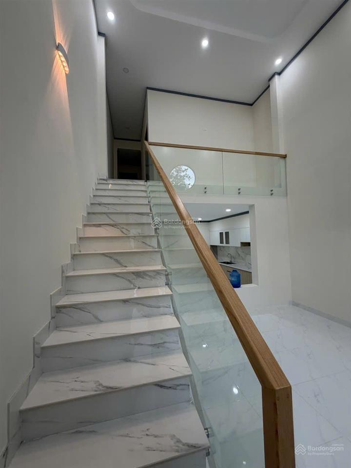 Bán nhà phố 158m2 tại bàu trâm, long khánh, đồng nai, 2 tầng 3pn, 2wc gần rạp phim bhd hồ thị hương