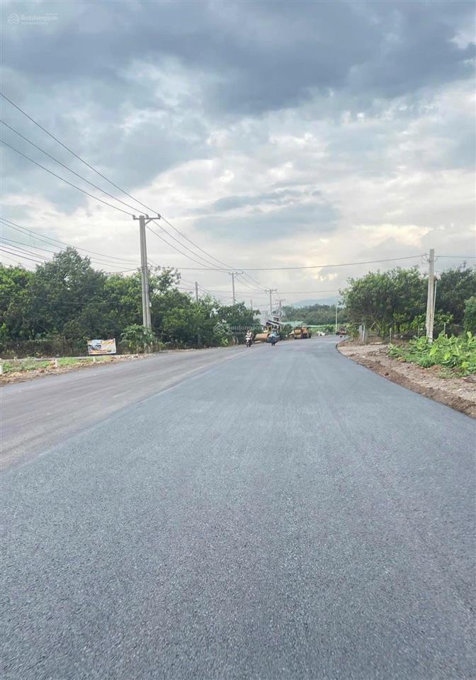 Bán 120m2 thổ cư sổ riêng,ngay kcn long khánh,đồng nai,gần dt770b,chợ cây me,chỉ trả trước 300tr