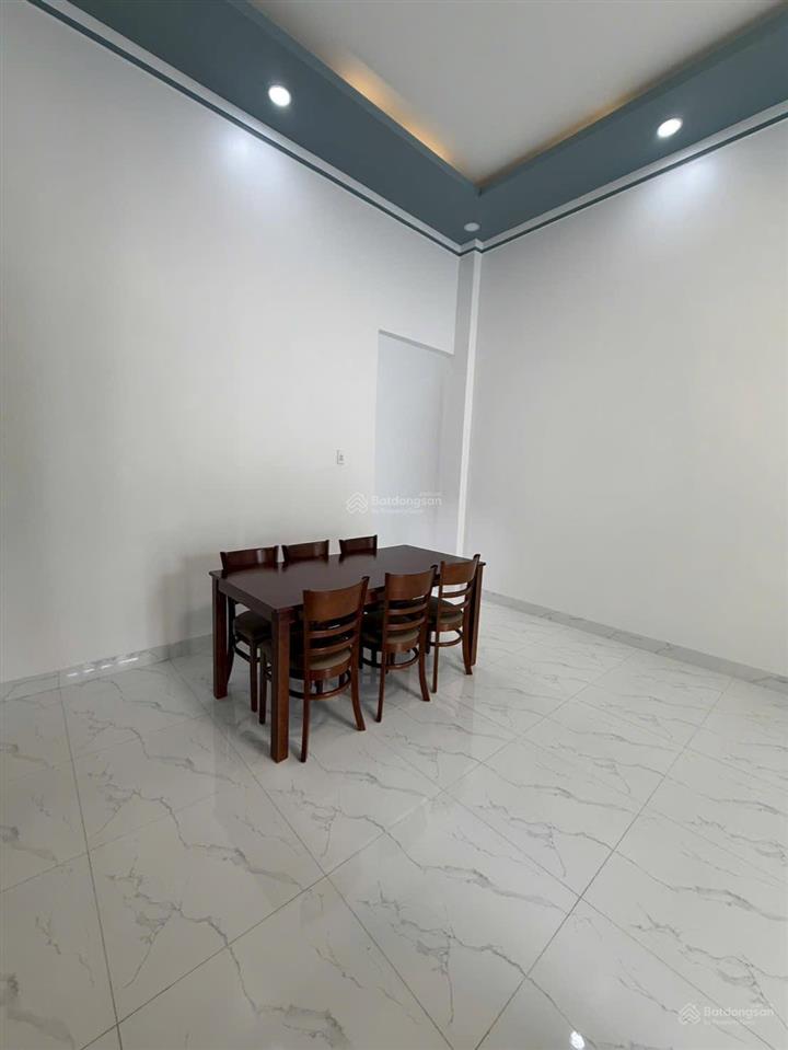 Bán nhà mới ở ngay long khánh, đồng nai. nhà 2pn, 2wc đường xe tải thông thoáng chỉ 1 tỷ 580