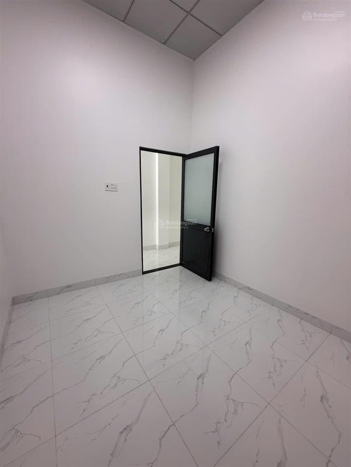 Bán nhà mới ở ngay long khánh, đồng nai. nhà 2pn, 2wc đường xe tải thông thoáng chỉ 1 tỷ 580