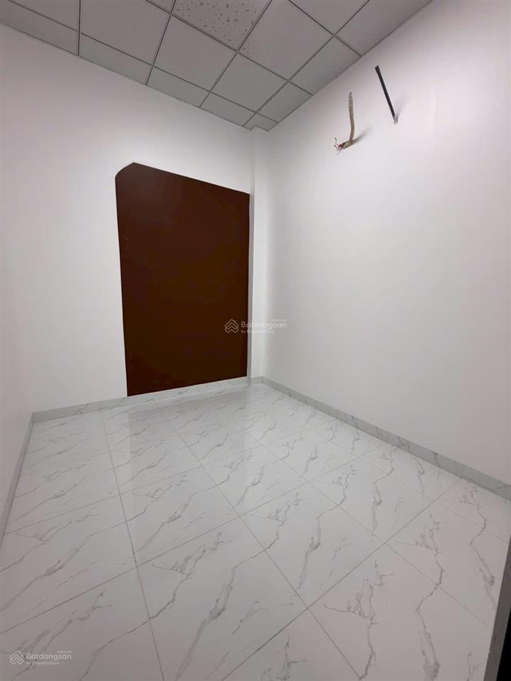 Bán nhà mới ở ngay long khánh, đồng nai. nhà 2pn, 2wc đường xe tải thông thoáng chỉ 1 tỷ 580