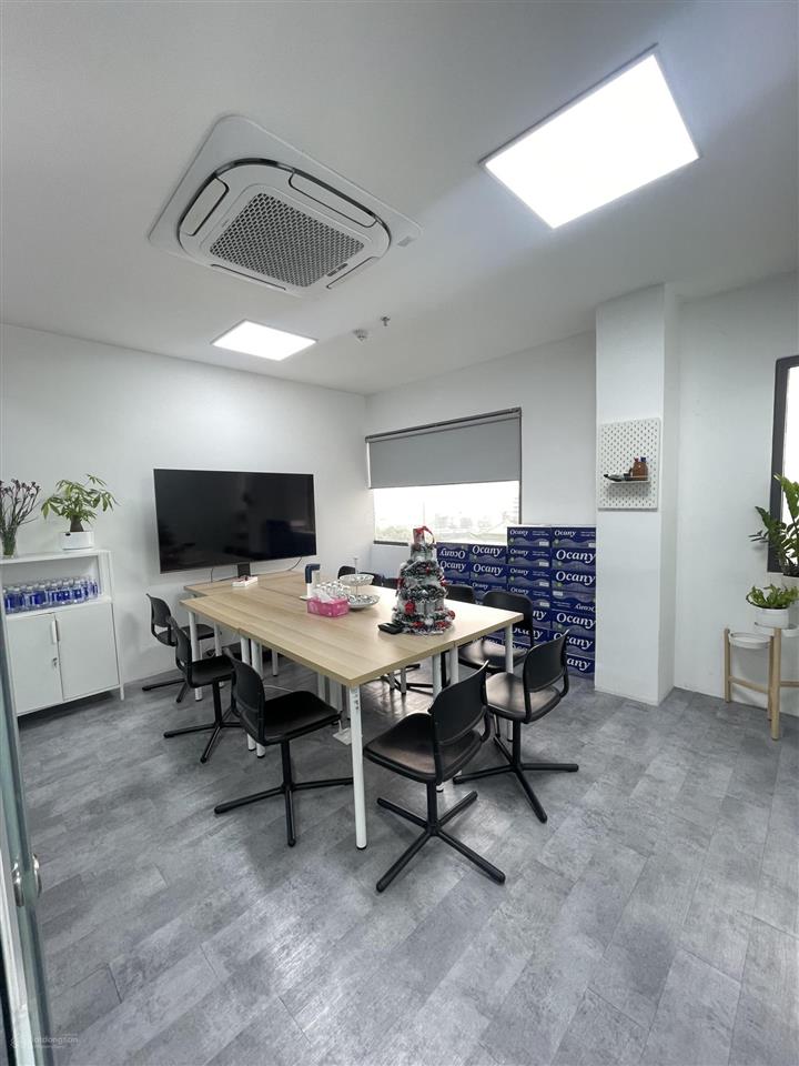 Cho thuê văn phòng đường trần não, quận 2, sẵn fiout 3 phòng, dt 135m2