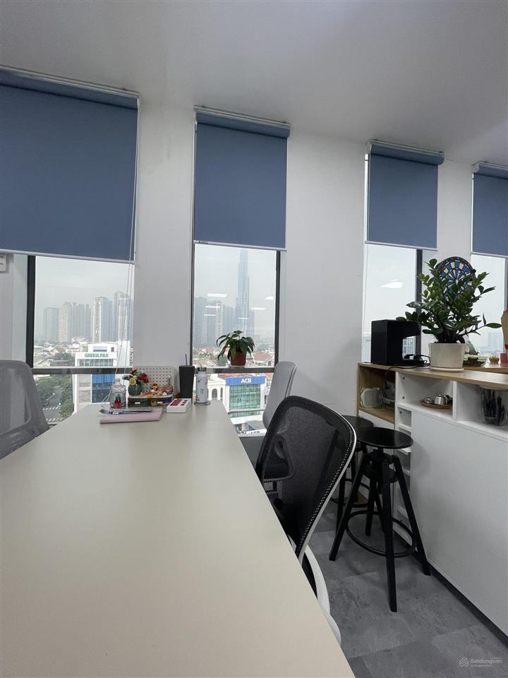 Cho thuê văn phòng đường trần não, quận 2, sẵn fiout 3 phòng, dt 135m2