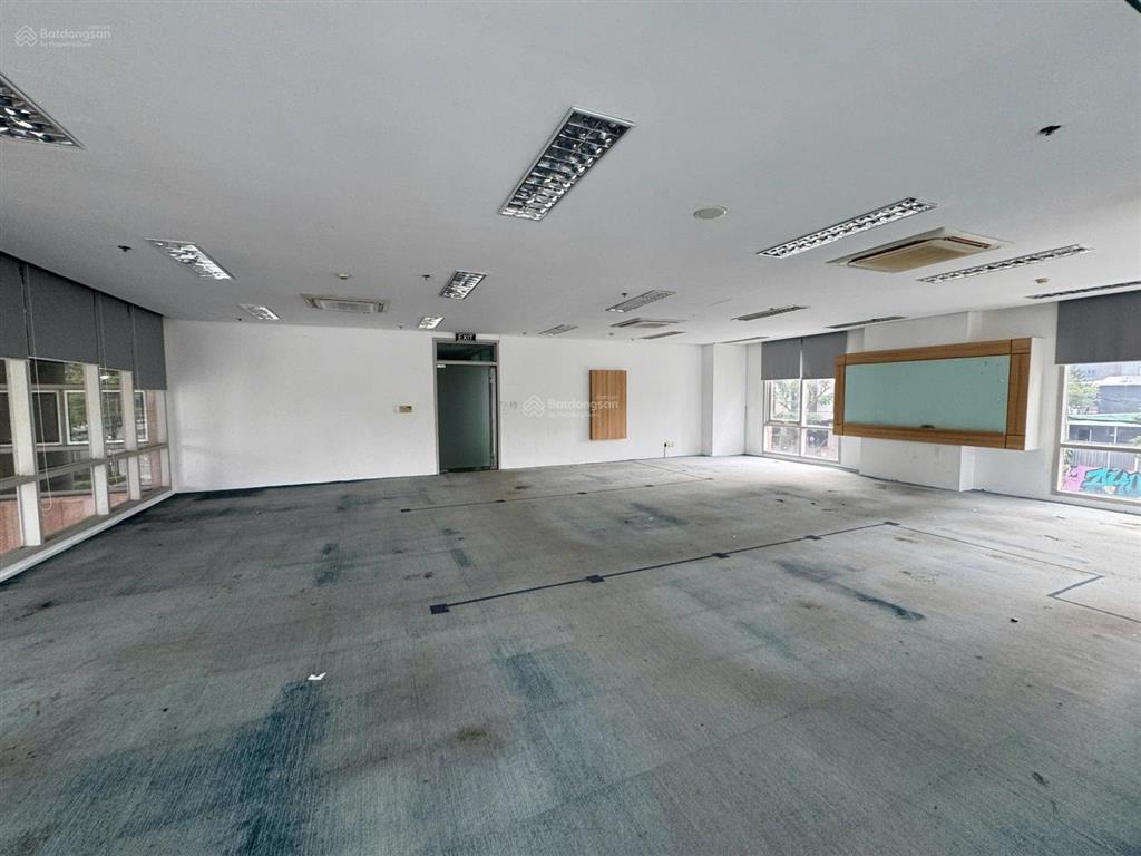 Hiếm có  sàn lớn nguyễn văn hưởng thảo điền | 270m²  72 triệu