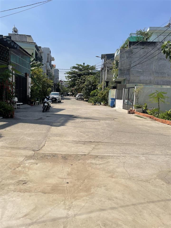 Bán đất gần đường lê văn việt, tăng nhơn phú, lô góc 2 mặt tiền 10x12m, đường hiện hữu 10 mét