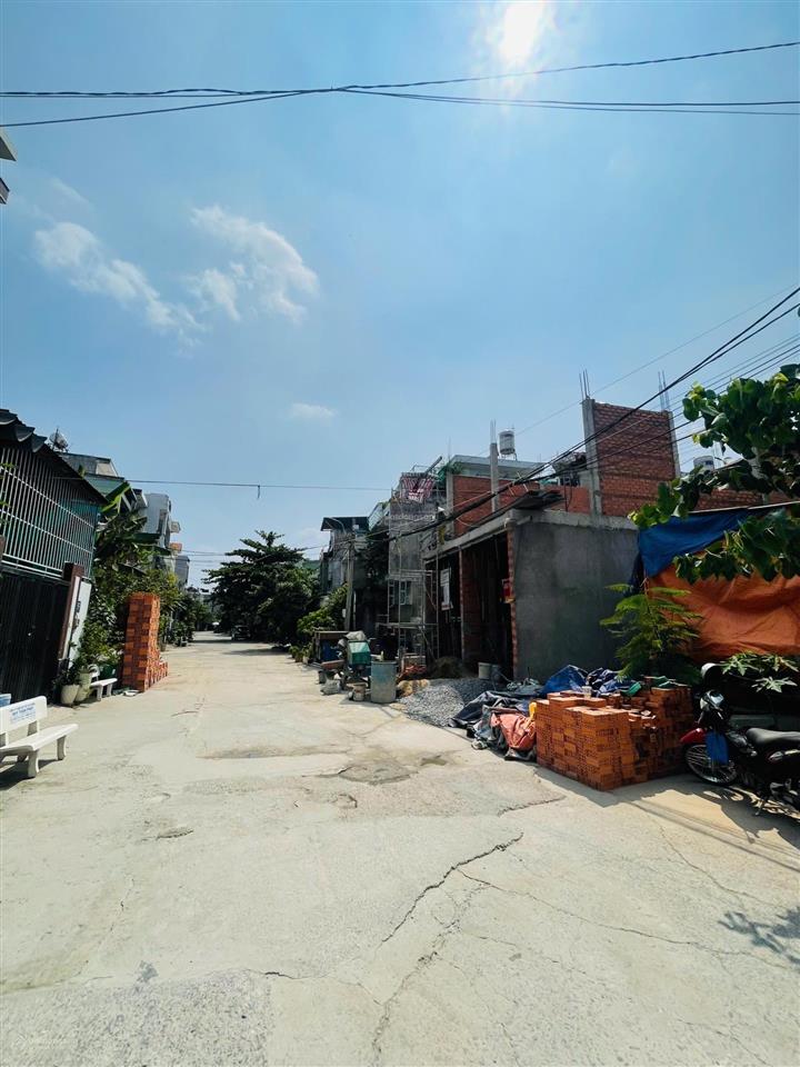 Bán đất gần đường lê văn việt, tăng nhơn phú, lô góc 2 mặt tiền 10x12m, đường hiện hữu 10 mét