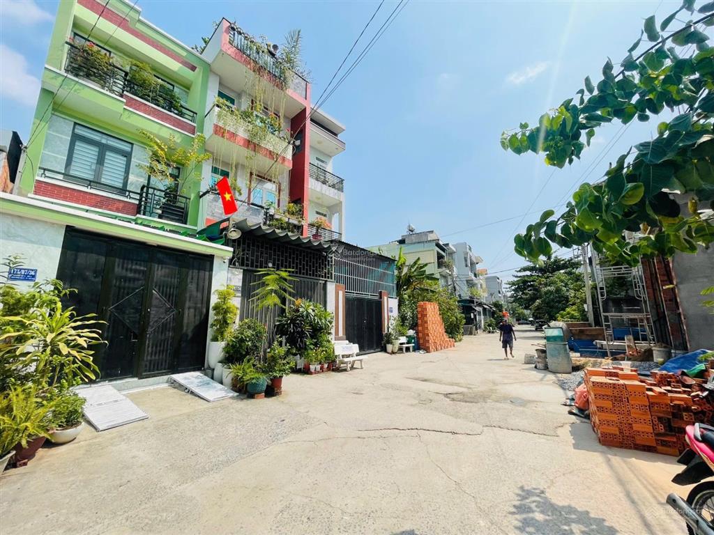 Bán đất gần đường lê văn việt, tăng nhơn phú, lô góc 2 mặt tiền 10x12m, đường hiện hữu 10 mét