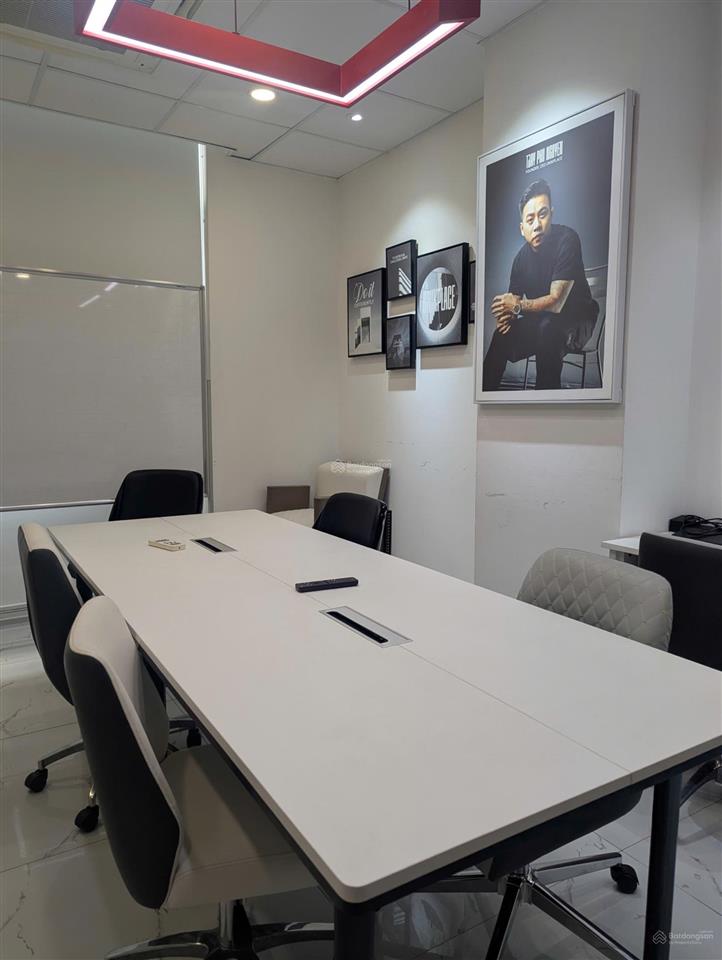 Sàn đẹp hiếm trống || nguyễn văn trỗi p8 phú nhuận || 100m2  sẵn fitout phòng họp, bàn ghế