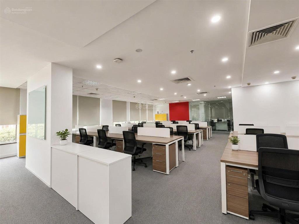 Cho thuê văn phòng nkkn, quận 3. giá tốt || 230m2  sẵn nội thất 50 ns, vào làm việc ngay