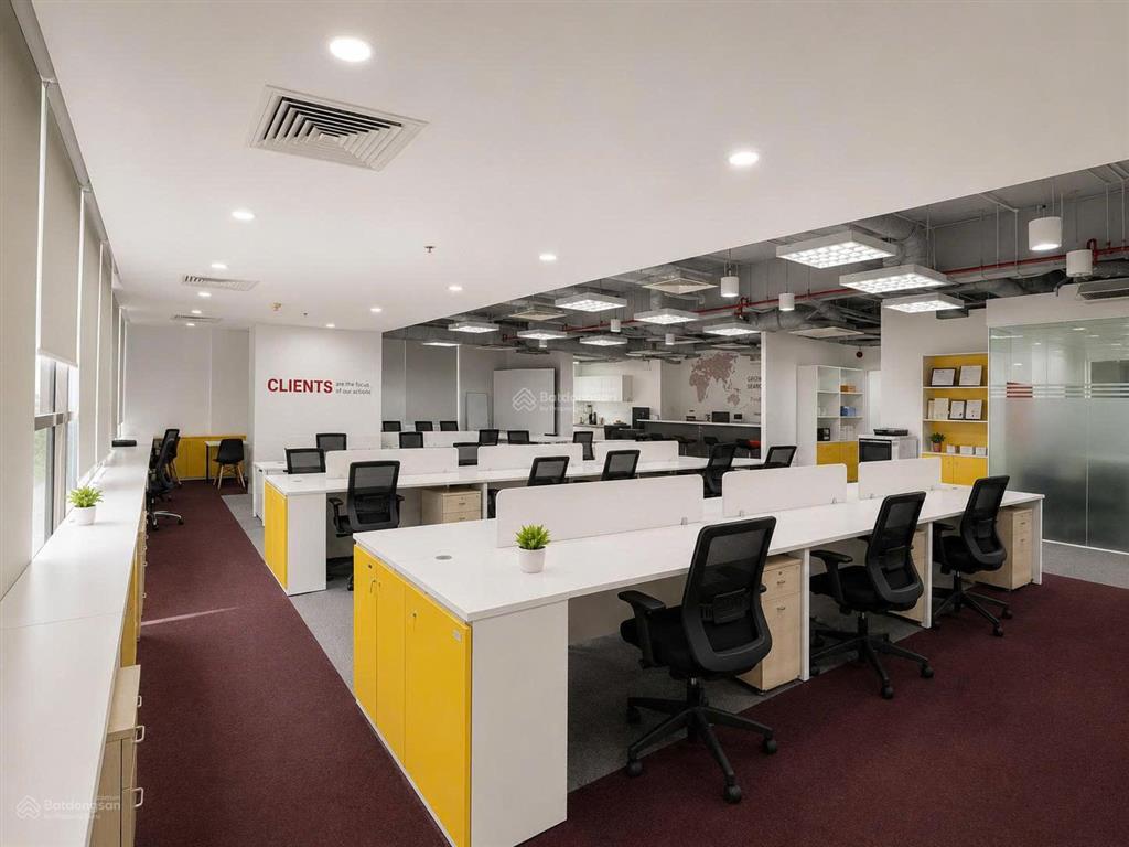 Cho thuê văn phòng nkkn, quận 3. giá tốt || 230m2  sẵn nội thất 50 ns, vào làm việc ngay