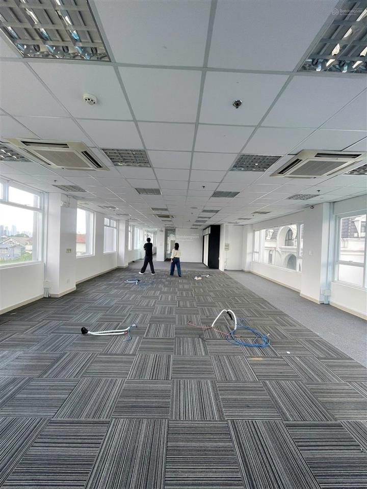 Cho thuê văn phòng ngay trần não với lương định của || dt 250m2  free oto/xe máy