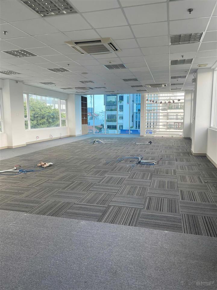 Cho thuê văn phòng ngay trần não với lương định của || dt 250m2  free oto/xe máy