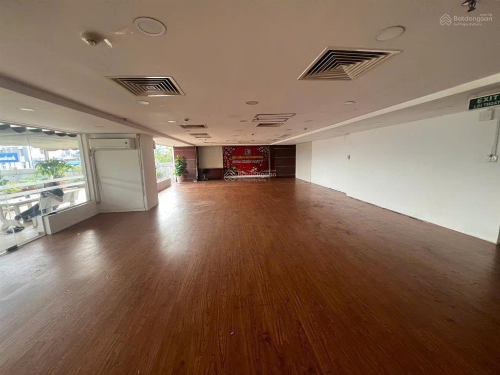 Cho thuê văn phòng hoa sứ  phan xích long, phú nhuận dt 200m2  giá 64 triệu/tháng