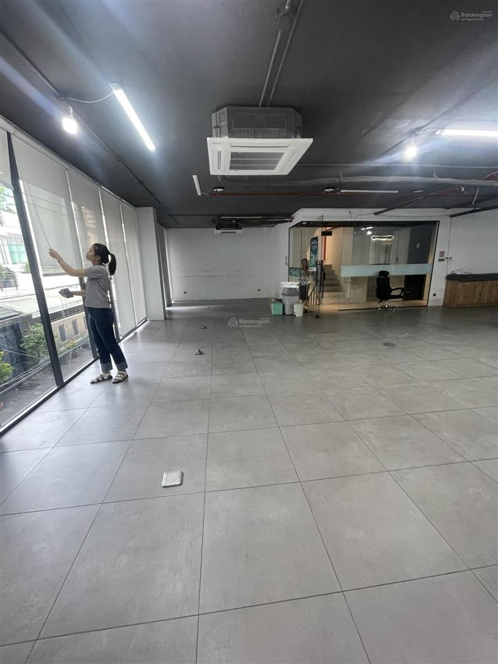 Cho thuê văn phòng nguyễn gia trí, bình thạnh, dt 140m2  giá 38 triệu/tháng