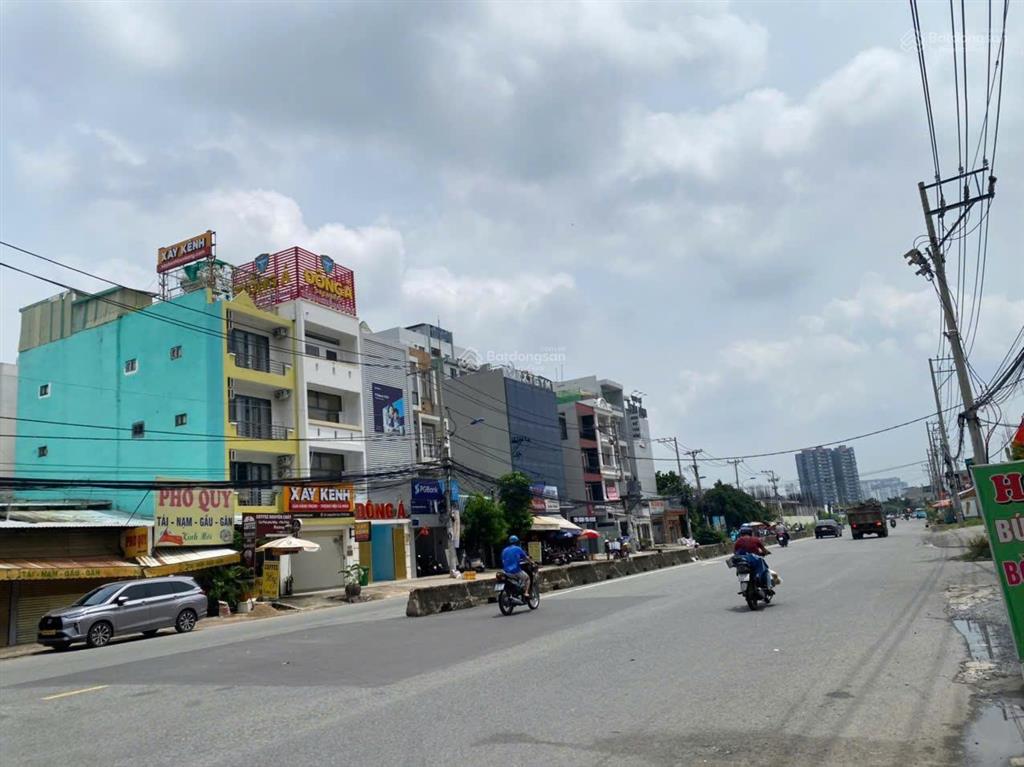 Rẻ nhất mặt đường lương định của  trần não ( dt 16m x 43m  696m2 ) giá chỉ 250 tỷ