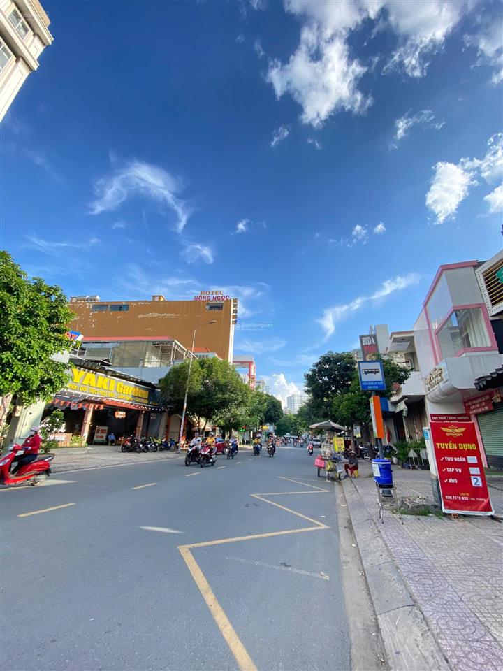 Siêu phẩm mặt tiền đường tân sơn nhì (dt 8.1m x 25m  4 tầng) hđt 90 triệu/tháng. giá bán 42 tỷ