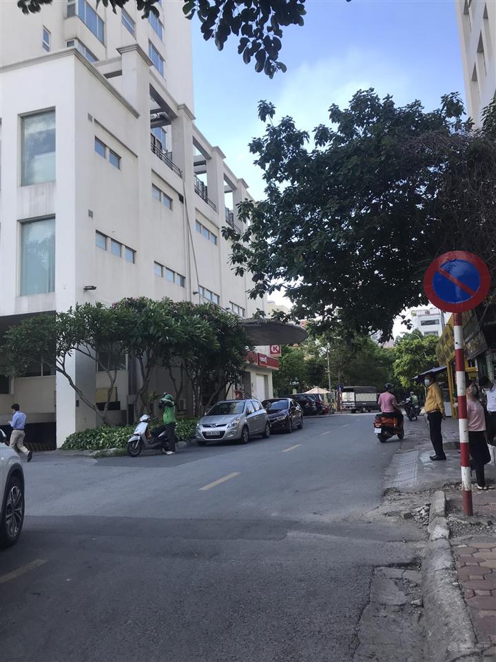 Siêu phẩm phân lô nghĩa đô  hoàng quốc việt vỉa hè  oto vào nhà, 75m x5,5m x4t, hơn 30 tỷ