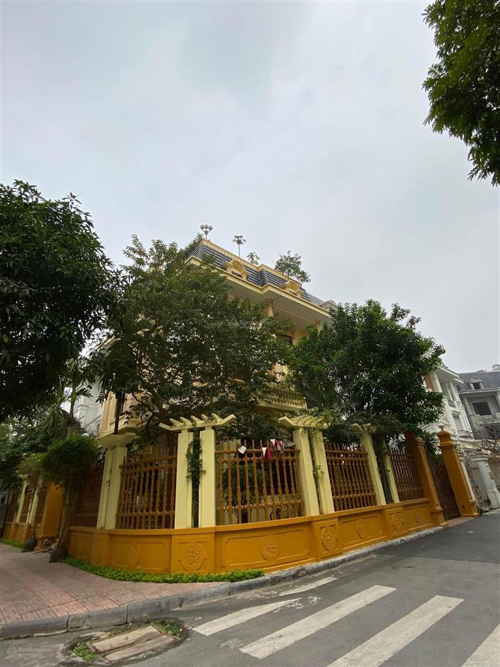 Cần bán gấp biệt thự mỹ đình, 2 thoáng, 195m2, 5 tầng, mt 10m, có sân vườn, hơn 6x tỷ