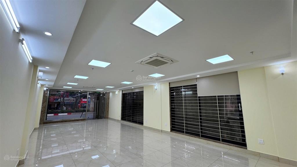 Chính chủ bán nhà 6 tầng, 65m, thang máy, thông sàn, gara oto hoàng quốc việt, cầu giấy, 28.3 tỷ