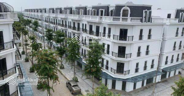 Hơn 11 tỷ, có ngay căn liền kề view vườn hoa, 80m, 5t, mt 5t, có vỉa hè 5m, tại kđt đông dương