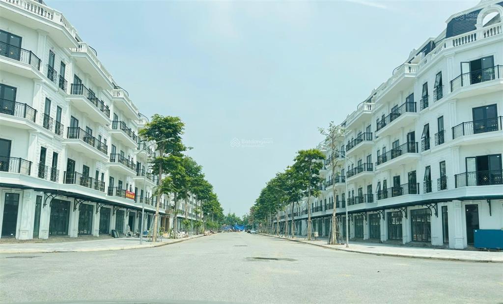 Hơn 11 tỷ, có ngay căn liền kề view vườn hoa, 80m, 5t, mt 5t, có vỉa hè 5m, tại kđt đông dương