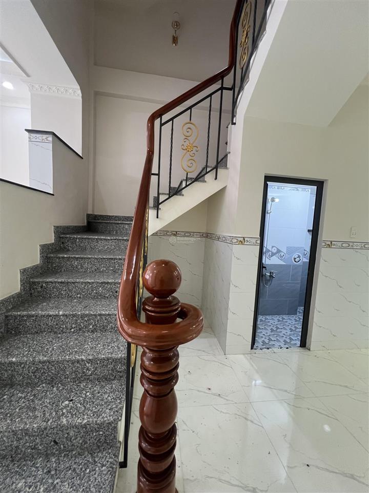 Nhà cho thuê nguyên căn tại trung tâm phường long an.  0763 944 *** bảo yến