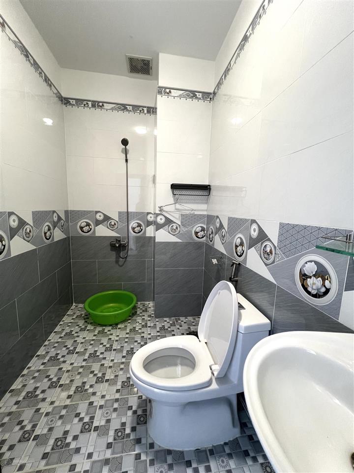 Nhà cho thuê nguyên căn tại trung tâm phường long an.  0763 944 *** bảo yến