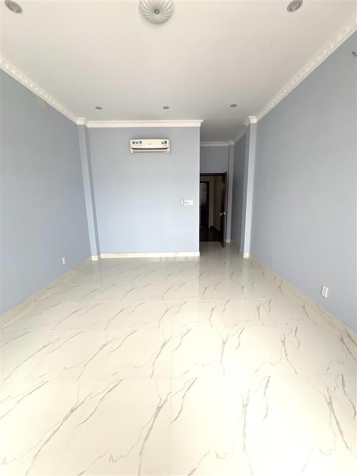 Nhà cho thuê nguyên căn tại trung tâm phường long an.  0763 944 *** bảo yến