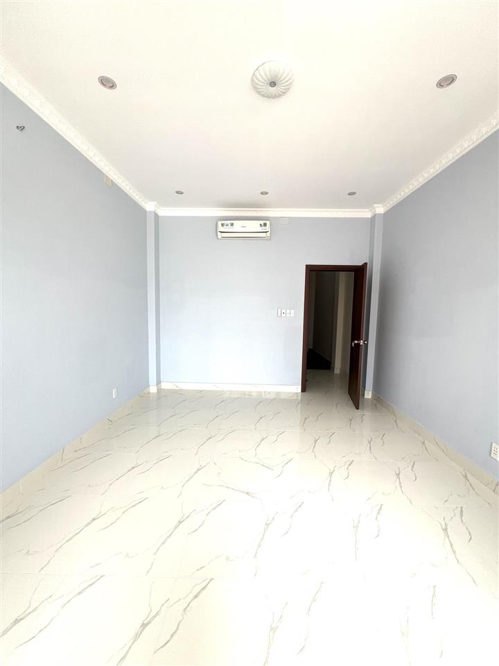 Nhà cho thuê nguyên căn tại trung tâm phường long an.  0763 944 *** bảo yến