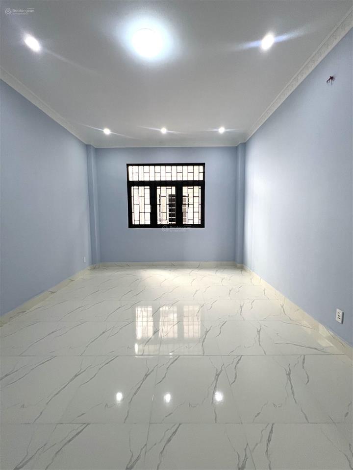 Nhà cho thuê nguyên căn tại trung tâm phường long an.  0763 944 *** bảo yến