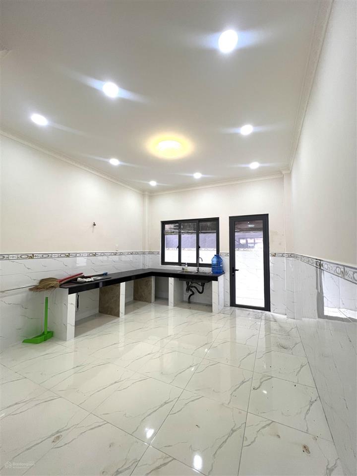 Nhà cho thuê nguyên căn tại trung tâm phường long an.  0763 944 *** bảo yến