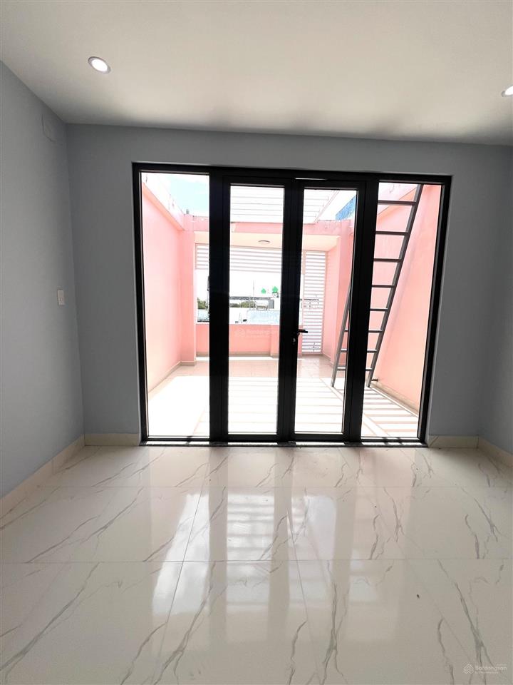 Nhà cho thuê nguyên căn tại trung tâm phường long an.  0763 944 *** bảo yến