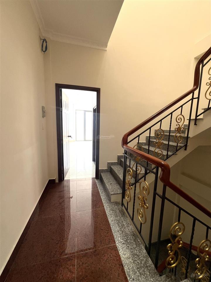 Nhà cho thuê nguyên căn tại trung tâm phường long an.  0763 944 *** bảo yến
