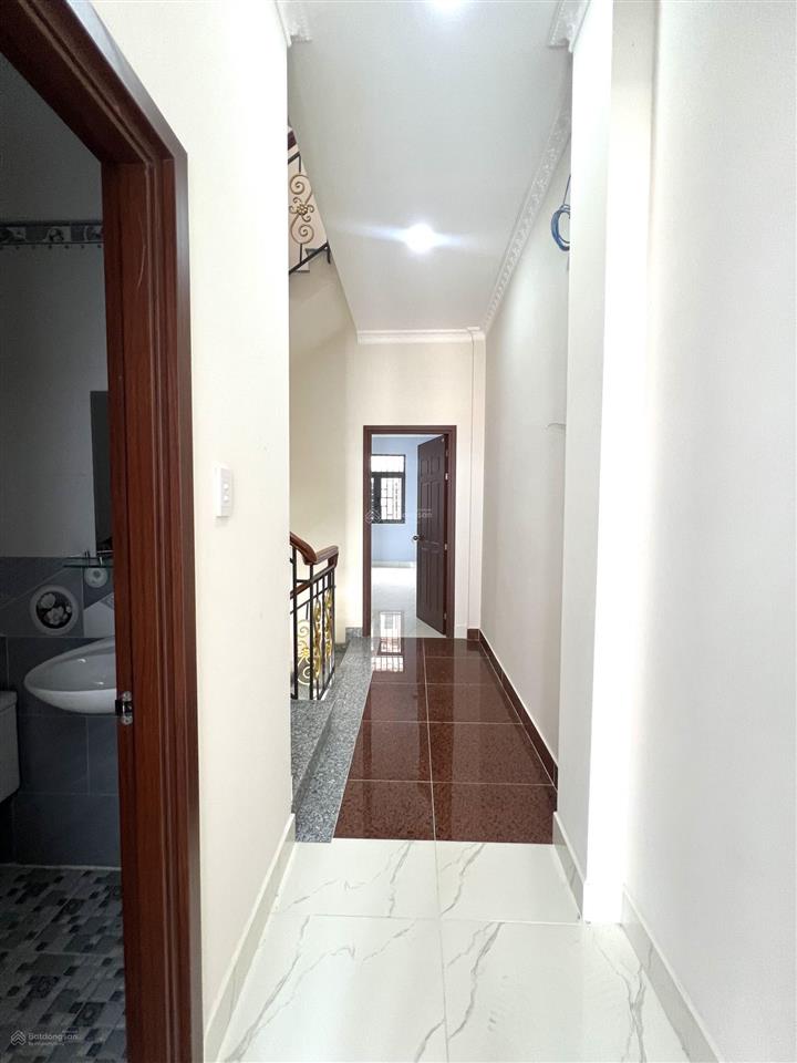 Nhà cho thuê nguyên căn tại trung tâm phường long an.  0763 944 *** bảo yến