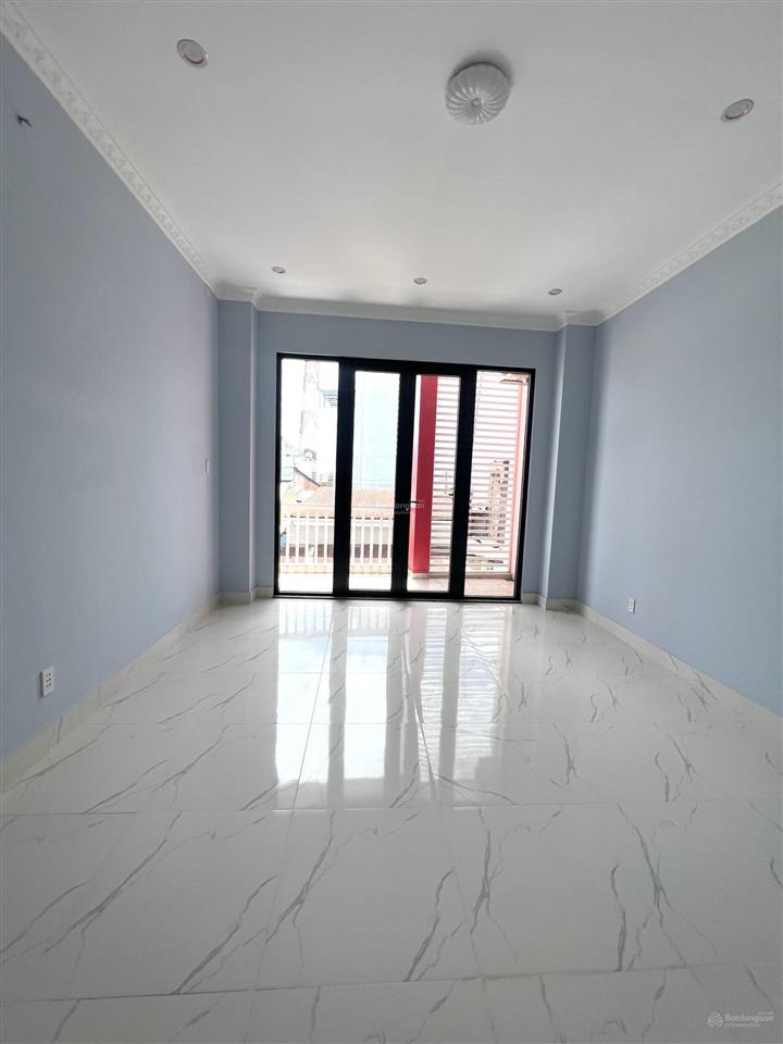 Nhà cho thuê nguyên căn tại trung tâm phường long an.  0763 944 *** bảo yến