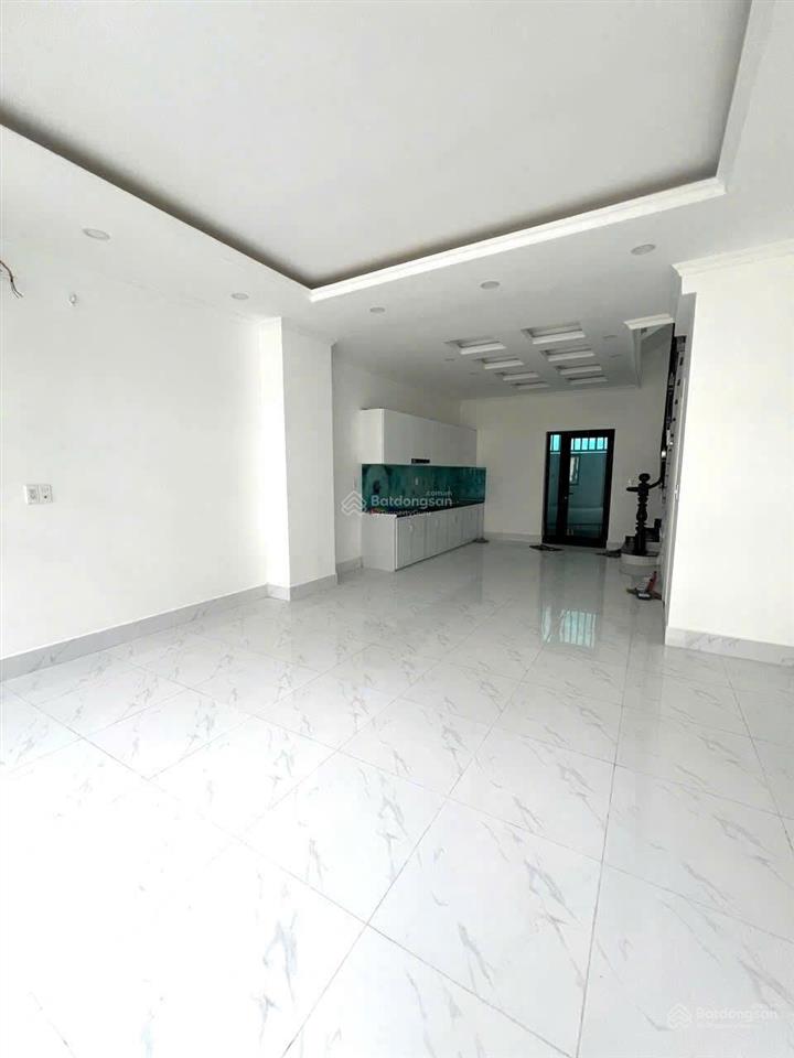 Nhà cho thuê giá rẻ tại bến lức (có nội thất) 8.000.000/tháng.  0763 944 *** bảo yến
