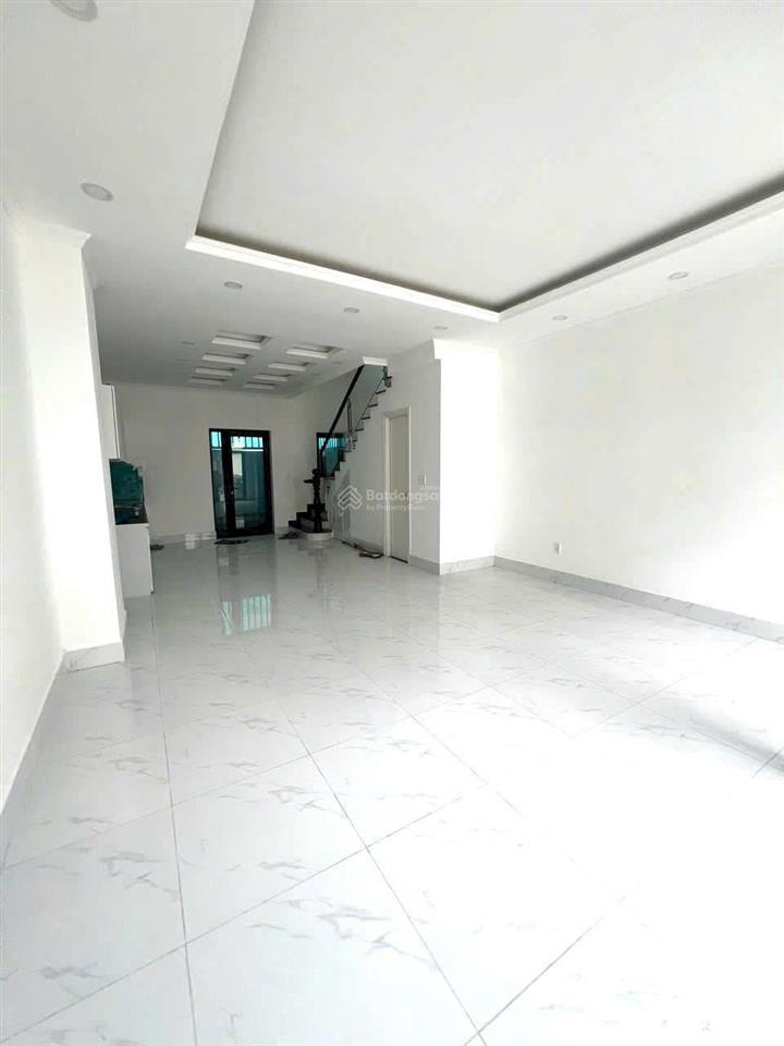 Nhà cho thuê giá rẻ tại bến lức (có nội thất) 8.000.000/tháng.  0763 944 *** bảo yến