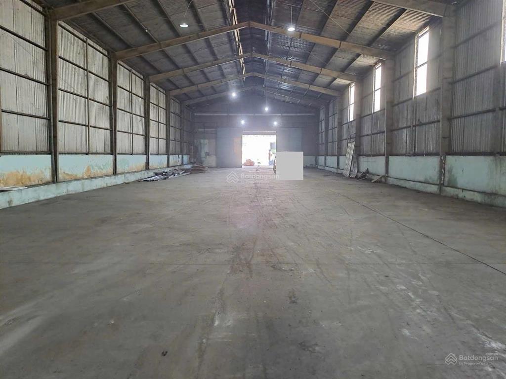 Cho thuê kho (1.400m2) tại trung tâm thành phố tân an (cũ),  0763 944 *** bảo yến