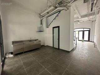Cho thuê nhà hoàn thiện 3 tầng đối diện công viên vinhomes ocean park 2 chỉ 10tr/th.  0917 891 ***