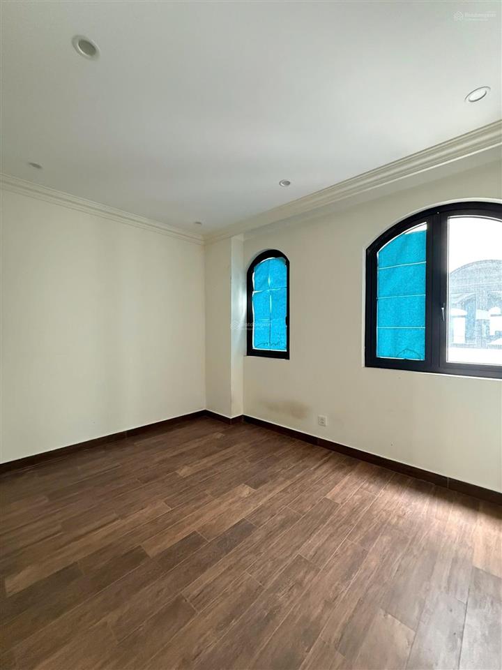 Cho thuê nhà hoàn thiện 3 tầng vinhomes ocean park 2 chỉ 8,5 triệu/th.  0917 891 ***
