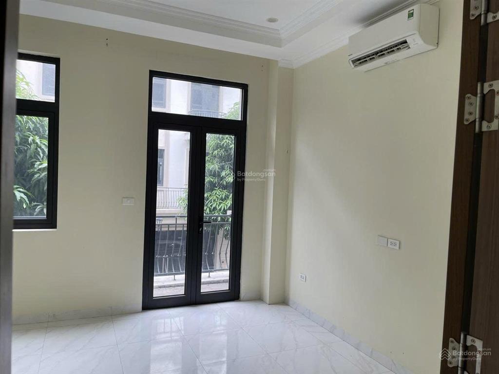 Cho thuê sao biển 58,8m2 ht2t gần công viên, 2 phòng ngủ, 8 triệu/tháng.  0917 891 ***